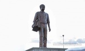 Monumento homenaje a Juanito el Cartero - GUÍA DE FUERTEVENTURA