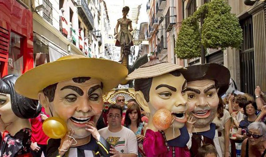 DESFILE DE LA TARASCA GRANADA