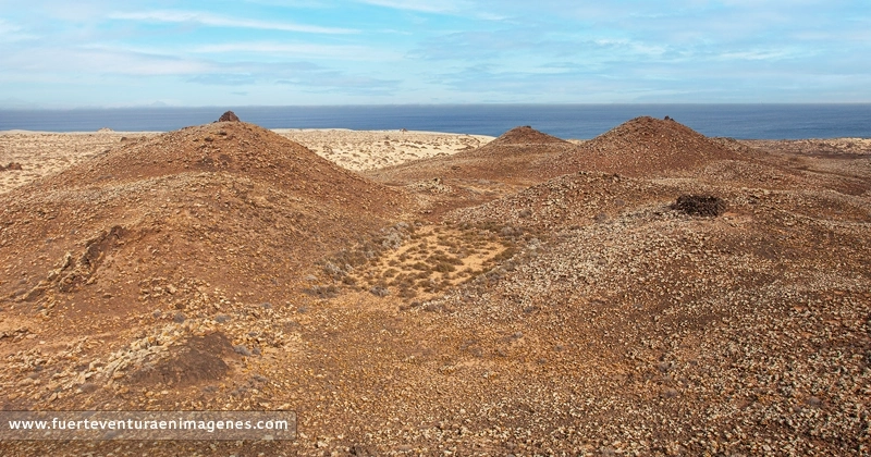 Ruta por Montaña Roja – Fuerteventura
