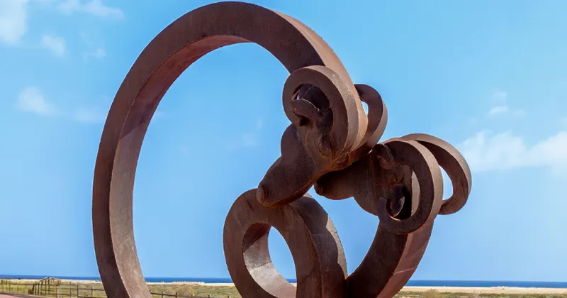 Escultura Lucha Constante 
