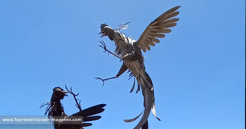 Escultura Pelea de Gallos