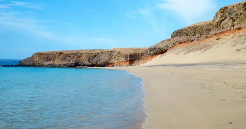 Explorando la Maravillosa Playa de las Coloradas en Fuerteventura
