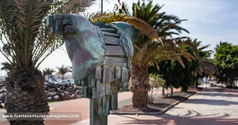 Escultura: Torso – Puerto del Rosario