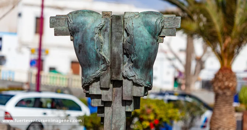 Escultura: Torso – Puerto del Rosario