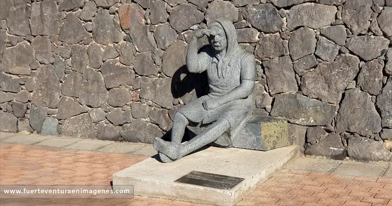 Escultura: Homenaje a las mujeres costeras