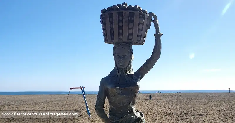 Escultura: La zafra del tomate
