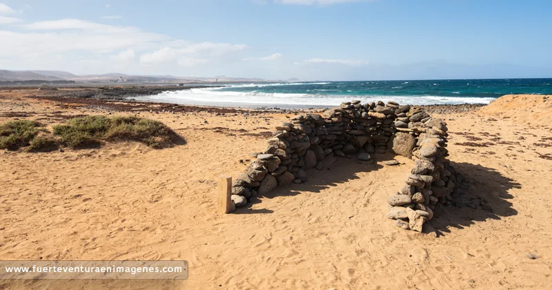 Descubre la Playa de las Caletillas: Un Refugio Natural en Fuerteventura