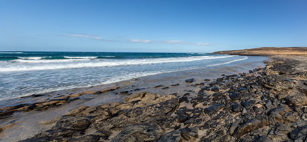 Descubre la Playa de las Caletillas: Un Refugio Natural en Fuerteventura