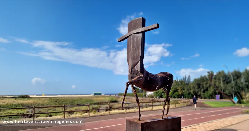 Escultura El Martir de Nedim Hadziahmetovic - GUÍA DE FUERTEVENTURA