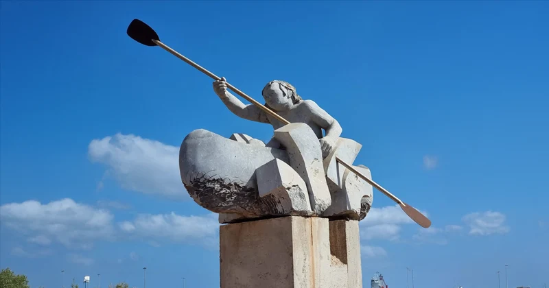 Effort II: Una escultura al esfuerzo y la pasión - GUÍA DE FUERTEVENTURA