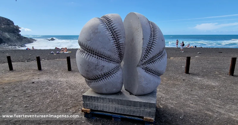 Esculturas de Ajuy: Concha de erizo marino