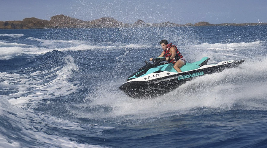Tour en moto de agua por Corralejo y Lobos