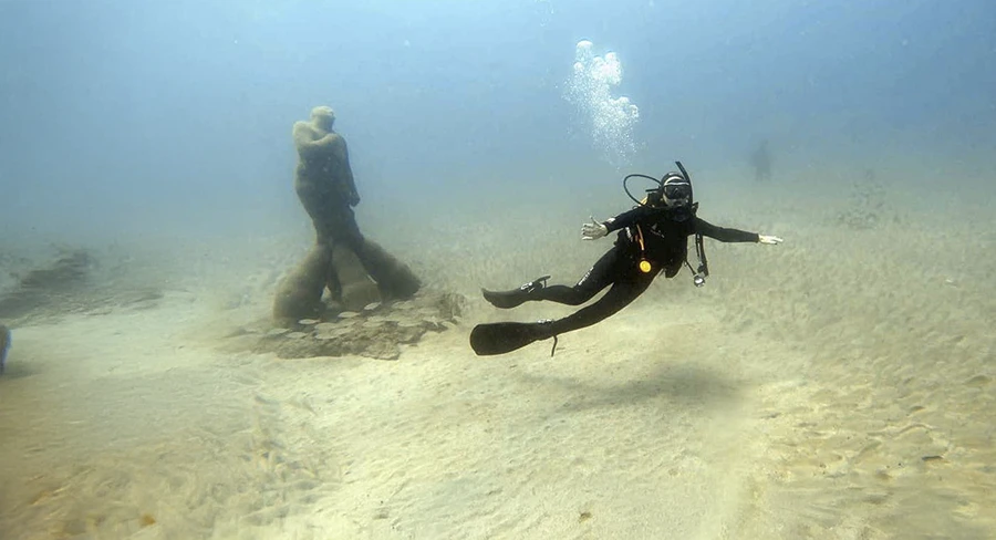 Aventura submarina en el Museo Atlántico de Lanzarote