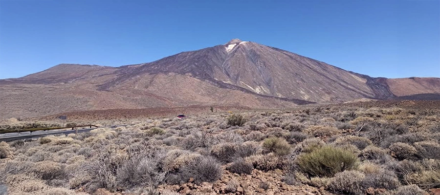 Teide y Teleférico: Inmersión en el Corazón Volcánico de Tenerife
