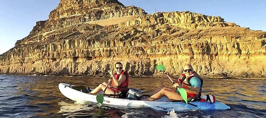 Kayak y snorkel en las cuevas de Taurito