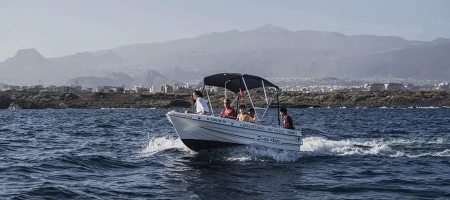 Vista de la Alquiler de barcos sin licencia en Costa Adeje en Fuerteventura