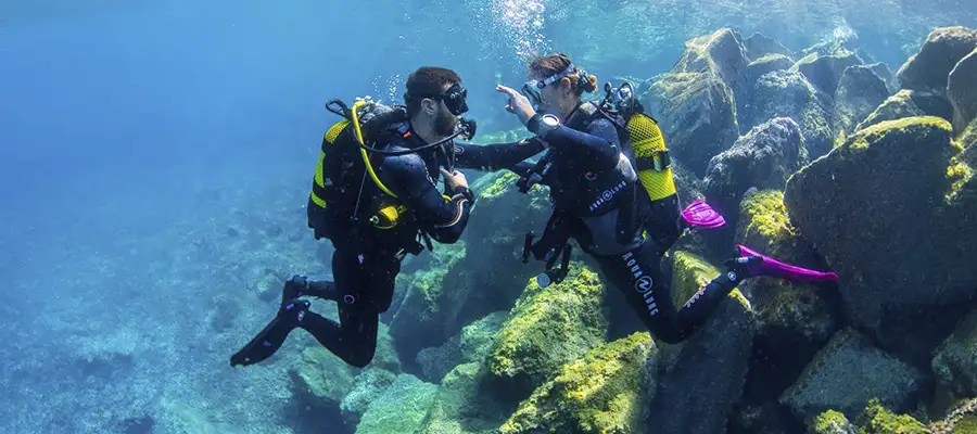 Bautismo de Buceo en Radazul: Tu Primera Inmersión a 6 Metros
